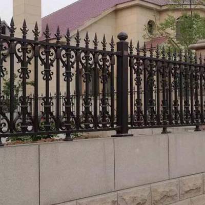 安徽合肥圍墻護(hù)欄選購(gòu)指南 價(jià)格、供應(yīng)商與施工要點(diǎn)